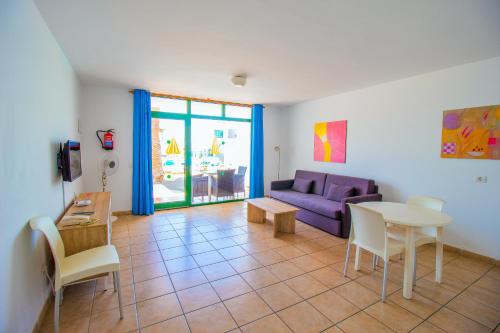 Apartamento con vistas a la piscina del hotel La Peñita. Foto 16