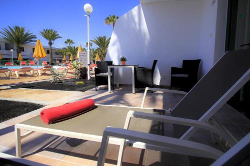 Apartamento de 1 dormitorio con vistas a la piscina del hotel La Peñita. Foto 9