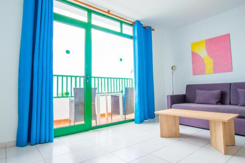 Apartamento Vista Mar Vista Piscina Balcón o Terraza 1 habitación Sofá Cama incluido 2 Camas individuales del hotel La Peñita. Foto 13