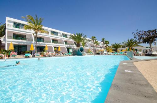 Apartamento con vistas a la piscina del hotel La Peñita. Foto 2