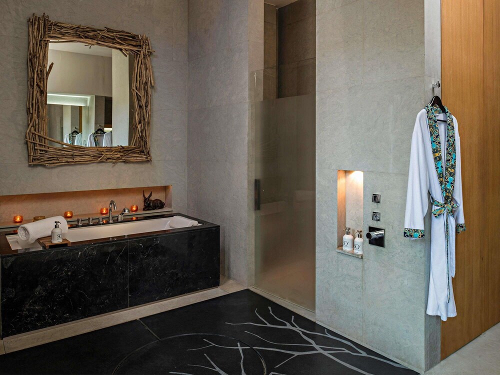 Habitación SO FAMILY, 1 Cama King y litera infantil, Vistas al Jardín, Diseño SO Arty & SO Nature del hotel So Sofitel Hua Hin