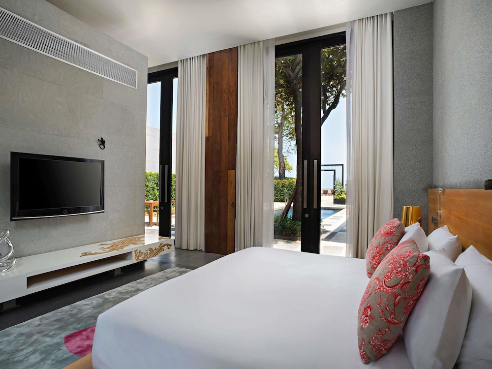 SO BEACHFRONT POOL VILLA, Dos Dormitorios, 1 Cama King y 1 Cama Individual, Piscina Privada, Diseño SO Arty del hotel So Sofitel Hua Hin. Foto 5