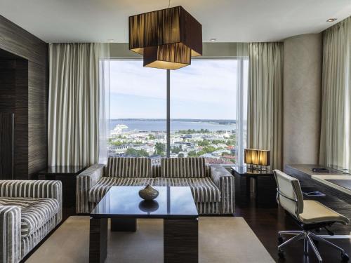 Suite Ejecutiva King King del hotel Swissotel Tallinn. Foto 1