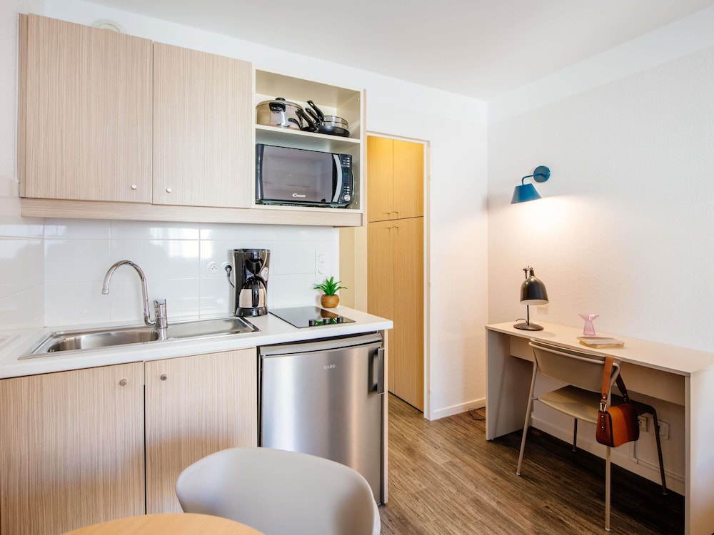 Estudio con camas individuales del hotel Aparthotel Adagio Access Marseille Prado Périer. Foto 4