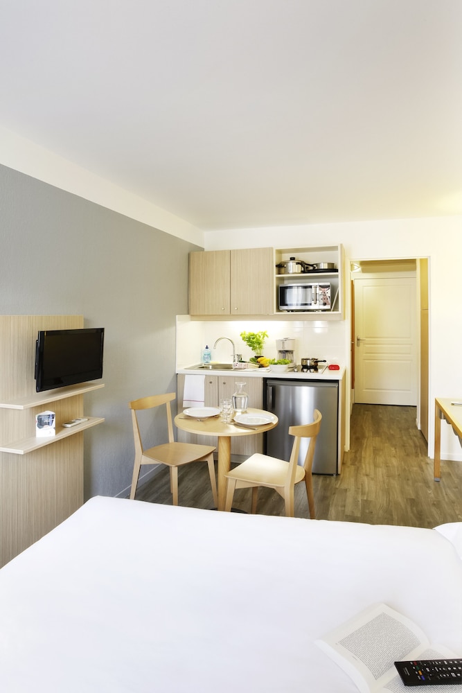 Estudio con camas individuales del hotel Aparthotel Adagio Access Marseille Prado Périer. Foto 7