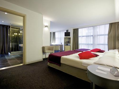 Habitación Superior con 1 cama doble y 1 cama individual del hotel Mercure Palermo Centro