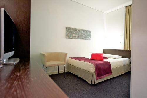 Habitación Estándar con 1 cama individual del hotel Mercure Palermo Centro. Foto 3