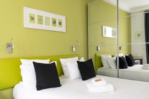Habitación Doble del hotel Porte De Versailles. Foto 5