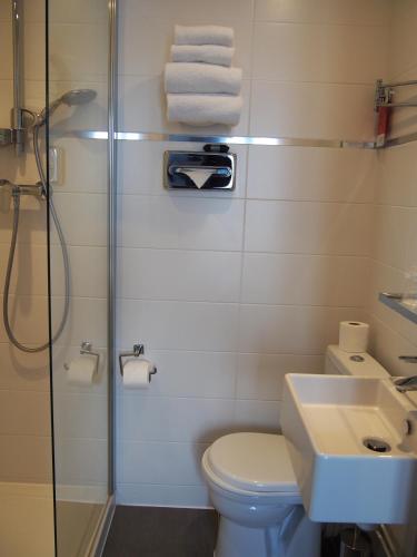 Habitación Triple del hotel Porte De Versailles. Foto 5