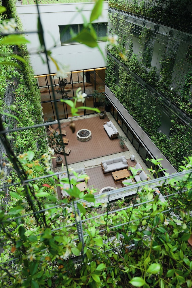 Habitación doble, no fumadores, vistas al jardín (Terrace with Lounge Access) del hotel Good Nature Hotel Kyoto. Foto 13