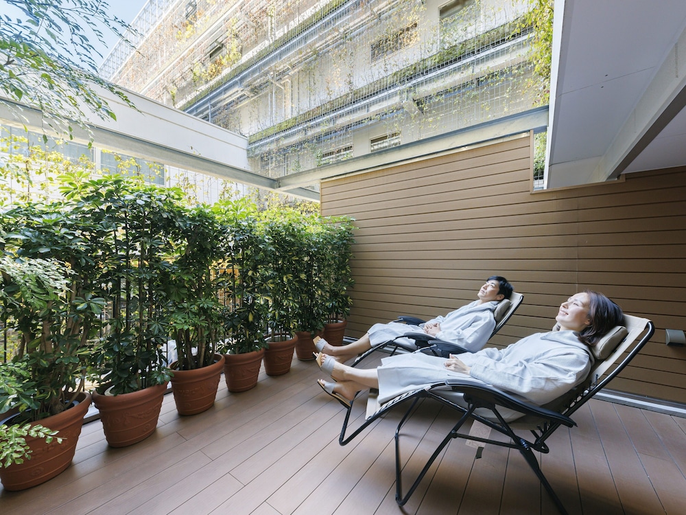 Habitación con 2 camas individuales, no fumadores (Terrace Sauna Room with Lounge Access) del hotel Good Nature Hotel Kyoto. Foto 5
