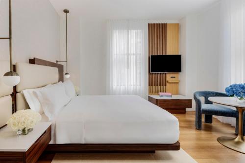 Habitación Deluxe con cama extragrande del hotel Bryant Park