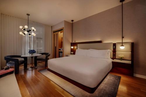 Habitación Deluxe con cama extragrande del hotel Bryant Park. Foto 2