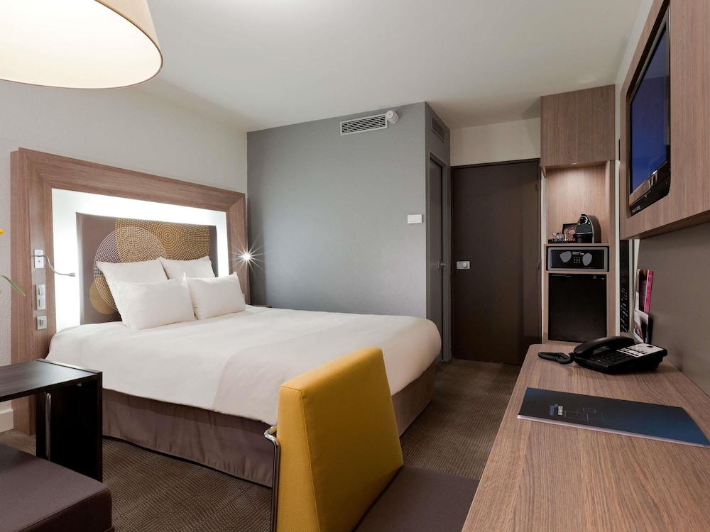 Habitación Ejecutiva con 1 cama doble y 1 sofá - cama individual del hotel Novotel Nantes Carquefou