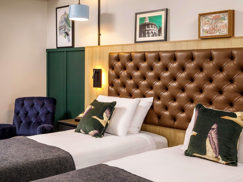 Habitación Gemela Clásica del hotel Mercure Oxford Hawkwell House. Foto 1