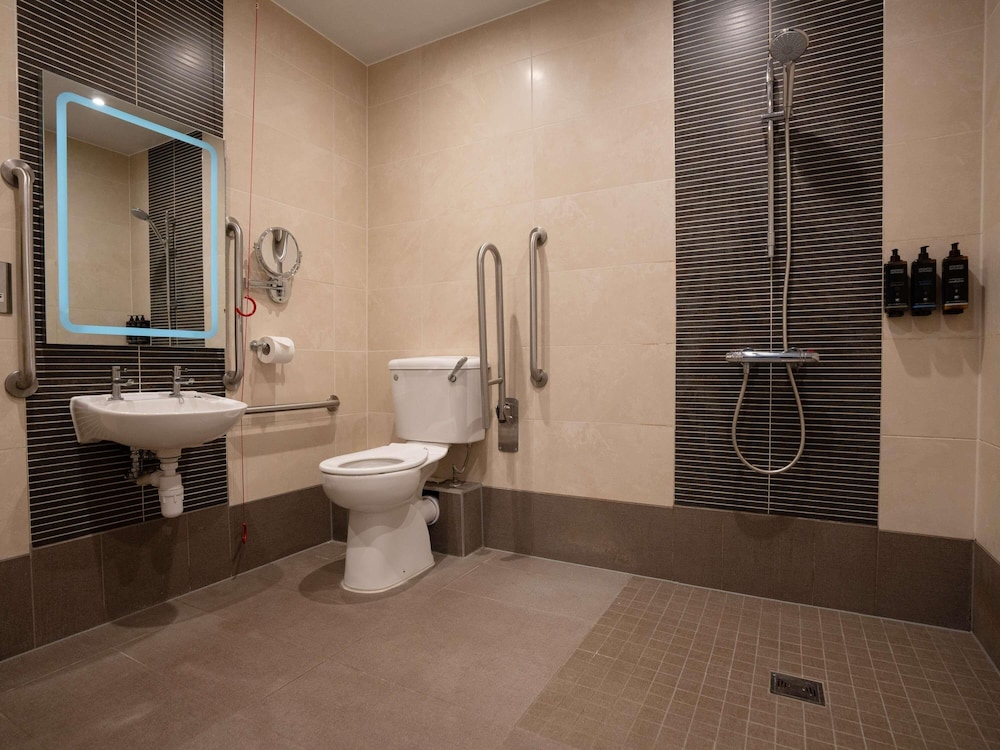 Habitación Clásica Accesible - 2 camas gemelas del hotel Mercure Oxford Hawkwell House. Foto 3