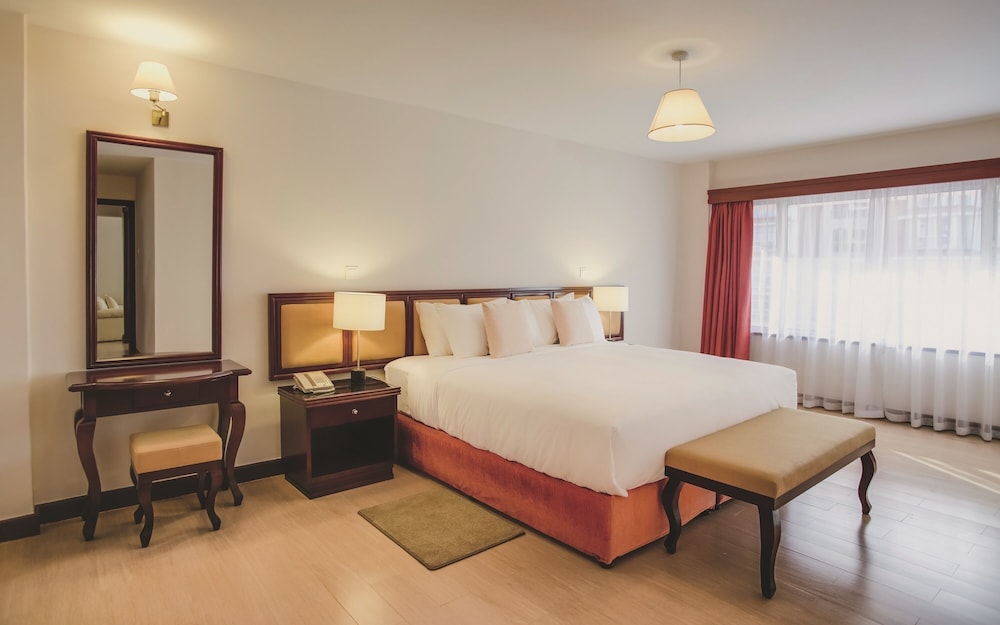 Suite, 1 habitación del hotel Mövenpick and Residences Nairobi. Foto 1