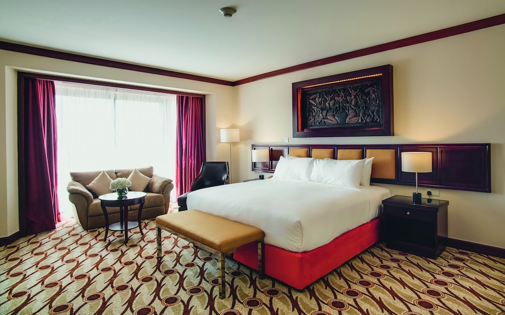 Habitación superior, 1 cama de matrimonio grande del hotel Mövenpick and Residences Nairobi. Foto 1
