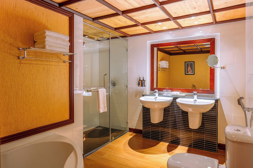 Habitación, 2 camas dobles del hotel Mövenpick and Residences Nairobi. Foto 5