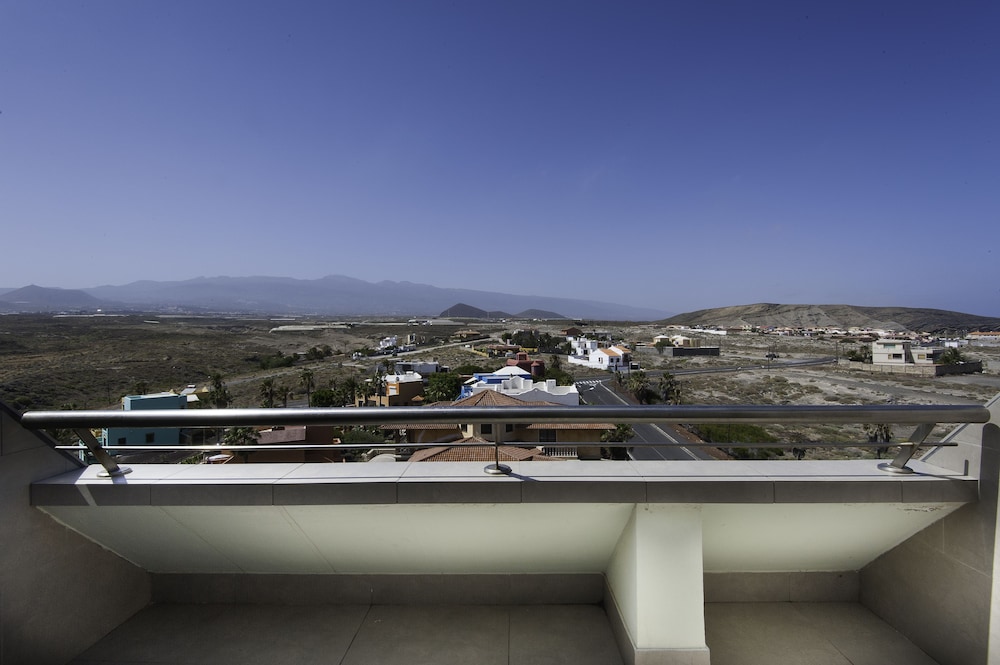 Suite junior, balcón, vistas a la montaña del hotel Kn Arenas del Mar. Foto 3