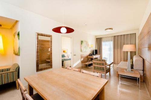 Suite de 1 dormitorio del hotel Kn Arenas del Mar. Foto 5