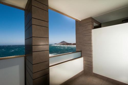 Suite Vista Mar Balcón o Terraza 2 Camas individuales del hotel Kn Arenas del Mar