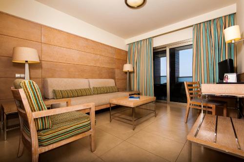 Suite Junior con vistas al mar del hotel Kn Arenas del Mar. Foto 1