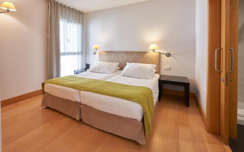 Apartamento de 1 dormitorio con vistas laterales al mar del hotel Golden Residence. Foto 3