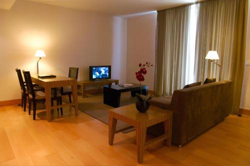 Apartamento Premium con vistas laterales al mar del hotel Golden Residence