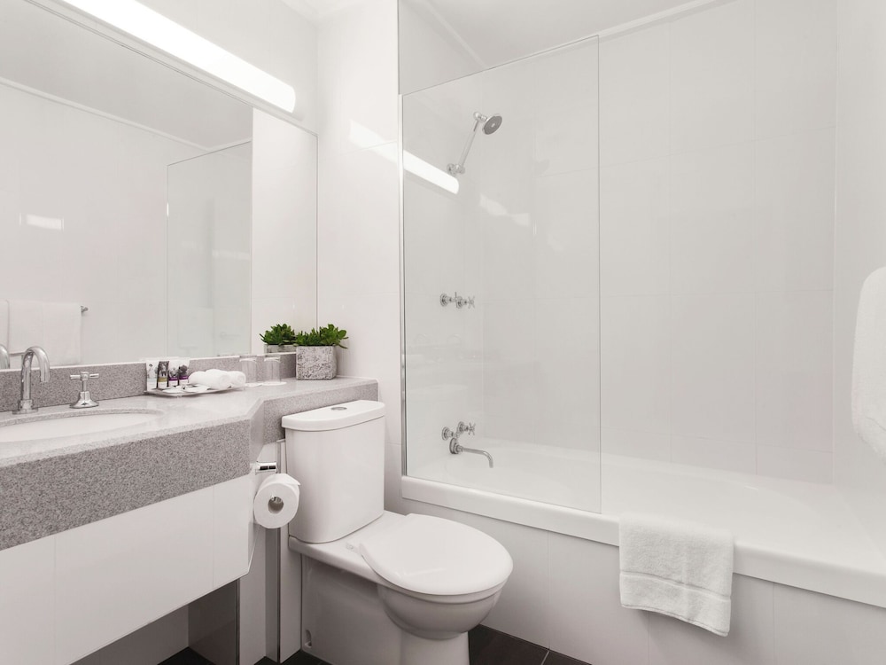 Habitación Estándar con 1 Cama King del hotel Mercure Melbourne Albert Park. Foto 6