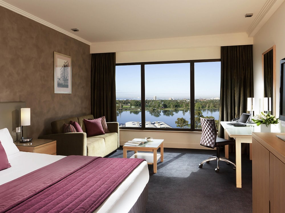 Habitación Privilegio con 1 Cama King y Vistas al Lago del hotel Mercure Melbourne Albert Park