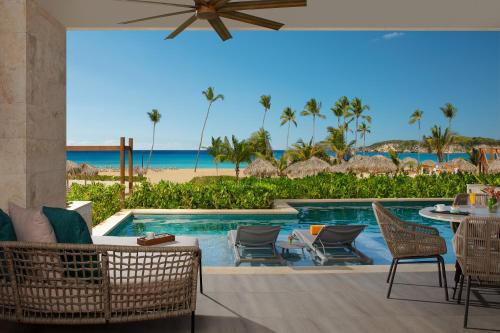 Suite Principal Preferred Club Swim Out - Frente al océano del hotel Dreams Macao Beach Punta Cana. Foto 1
