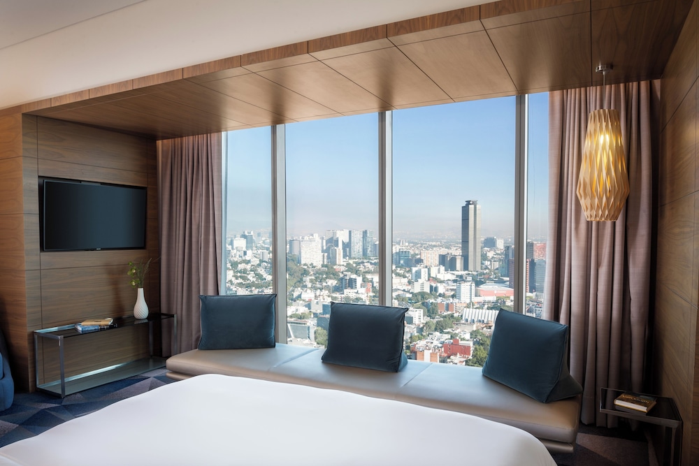 Habitación Superior con 1 cama king size y vistas a la ciudad del hotel Sofitel Mexico City Reforma. Foto 5