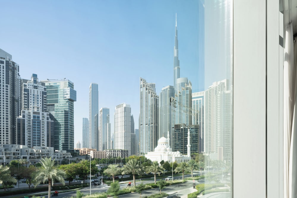 Superior ME con vistas al Burj Khalifa del hotel Me Dubai By Meliá. Foto 2