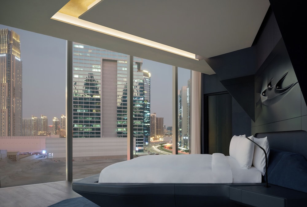 Suite Ultimate ME+ con jacuzzi del hotel Me Dubai By Meliá. Foto 6