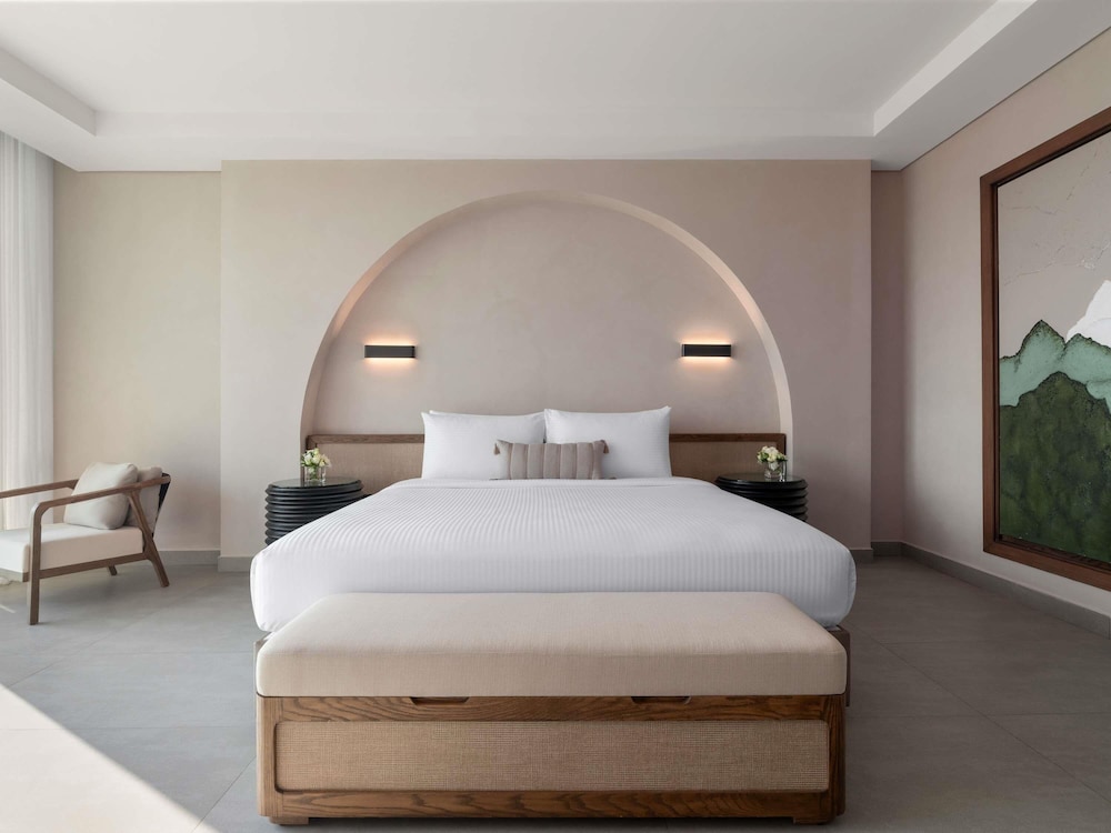 Habitación Deluxe, 1 cama de matrimonio grande, vistas al mar del hotel Rixos The Palm & Suites. Foto 6