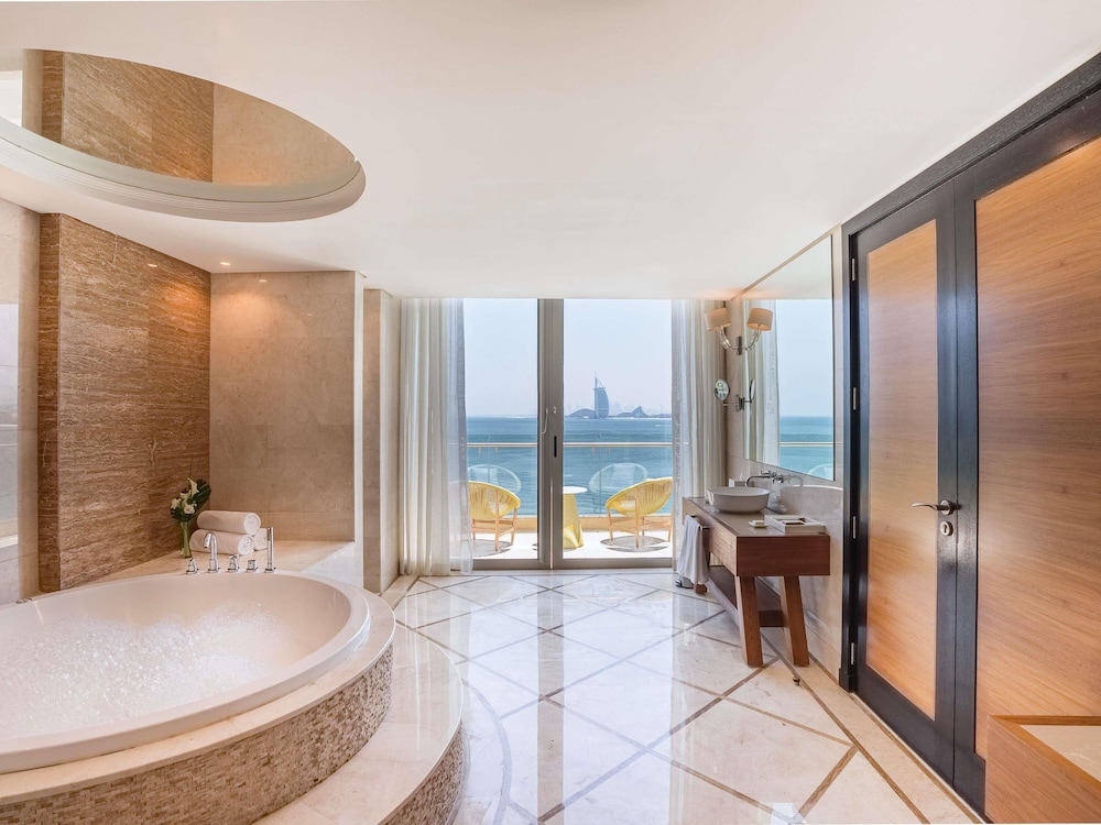 Suite, 2 camas dobles, vistas al mar (Panoramic) del hotel Rixos The Palm & Suites. Foto 4