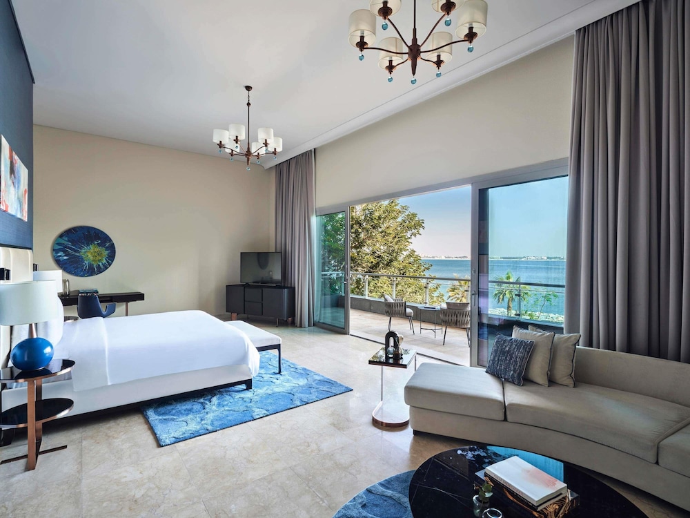 Suite, 5 habitaciones del hotel Rixos The Palm & Suites. Foto 3