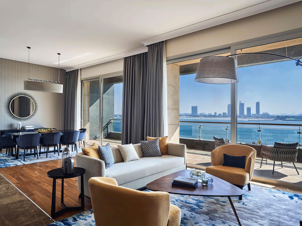 Suite, 5 habitaciones del hotel Rixos The Palm & Suites. Foto 6