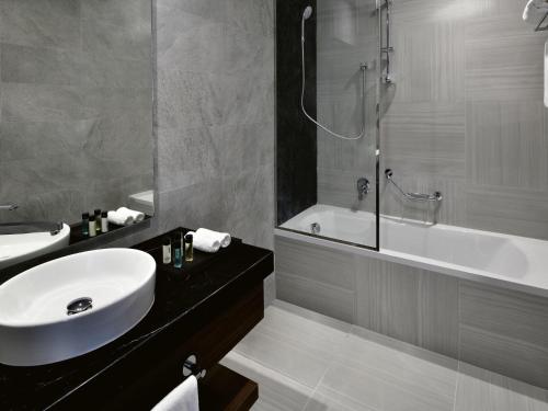 Apartamento de 1 dormitorio del hotel Mövenpick Hotel Apartments Downtown Dubai. Foto 3