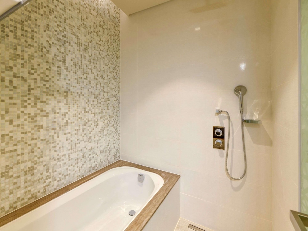 Grosvenor Suite del hotel Grand Mercure Dubai City. Foto 3