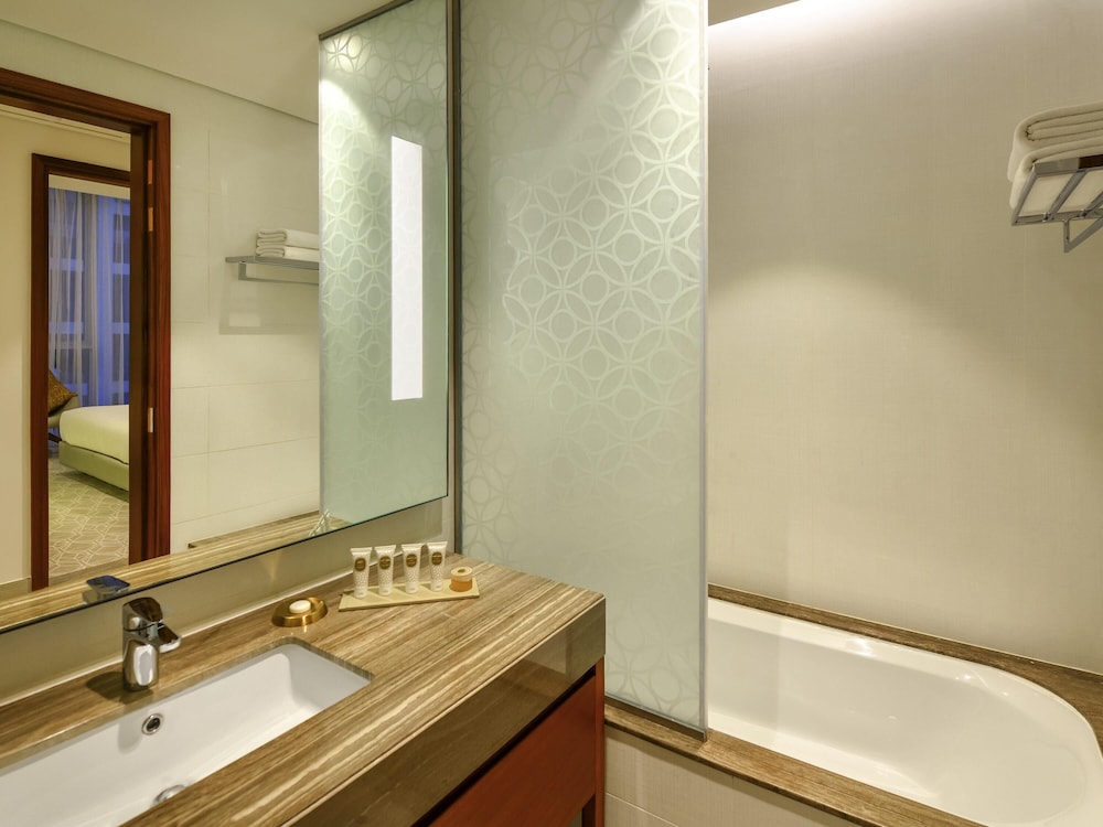 Grosvenor Suite del hotel Grand Mercure Dubai City. Foto 10