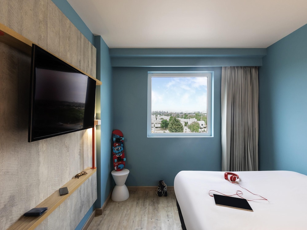 Habitación Estándar con una cama matrimonial del hotel ibis budget Aguascalientes Norte