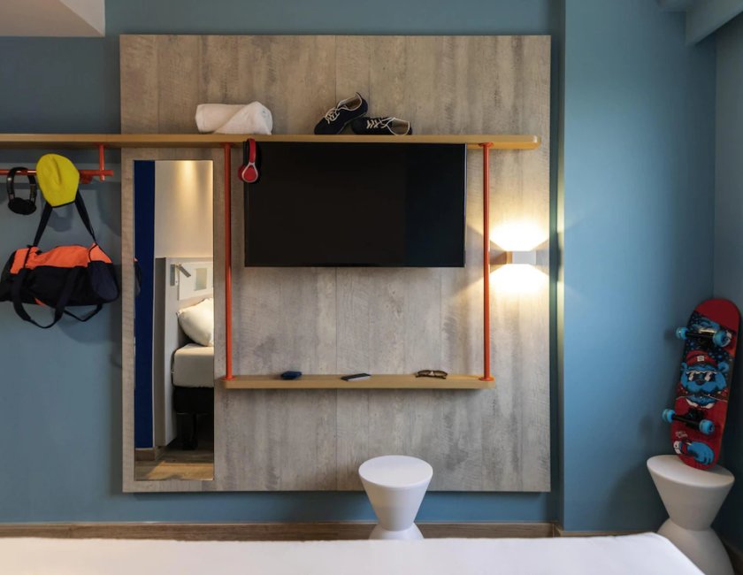 Habitación Estándar con una cama matrimonial del hotel ibis budget Aguascalientes Norte. Foto 5