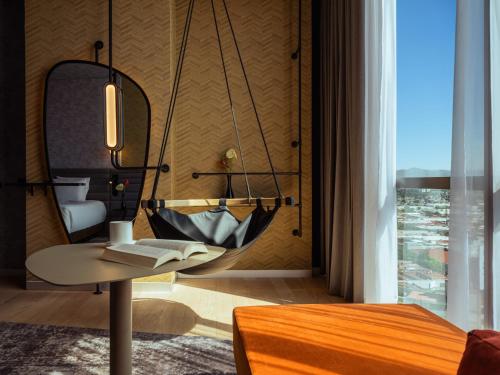 Suite superior, 1 cama king size del hotel Novotel Mexico City Toreo. Foto 11