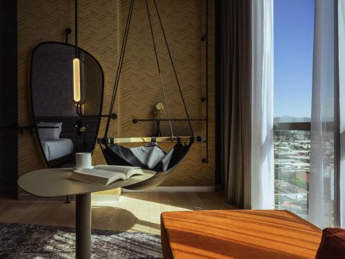 Suite superior, 1 cama king size del hotel Novotel Mexico City Toreo. Foto 12