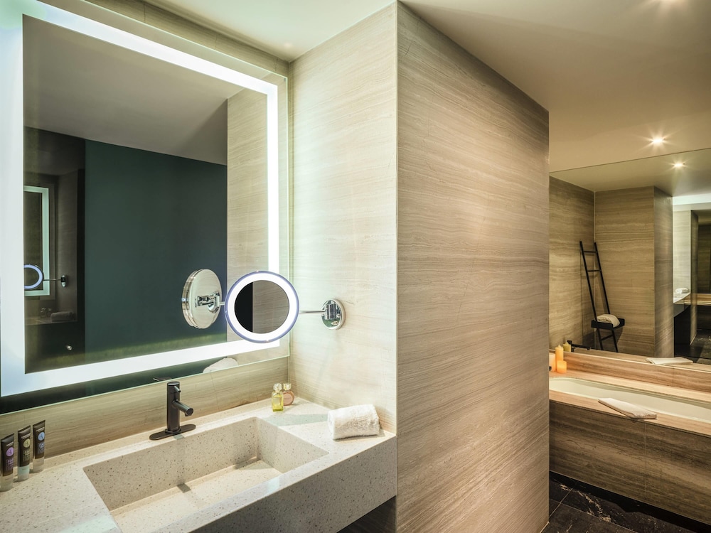 Suite Principal, 1 Cama King Size del hotel Novotel Mexico City Toreo. Foto 10