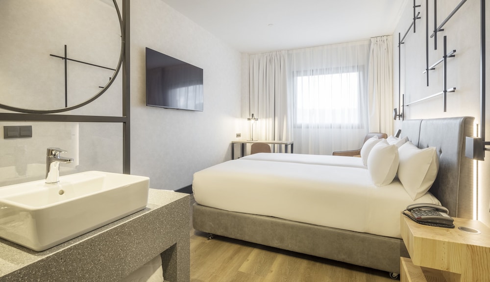 Habitación doble del hotel Ilunion San Mamés. Foto 5