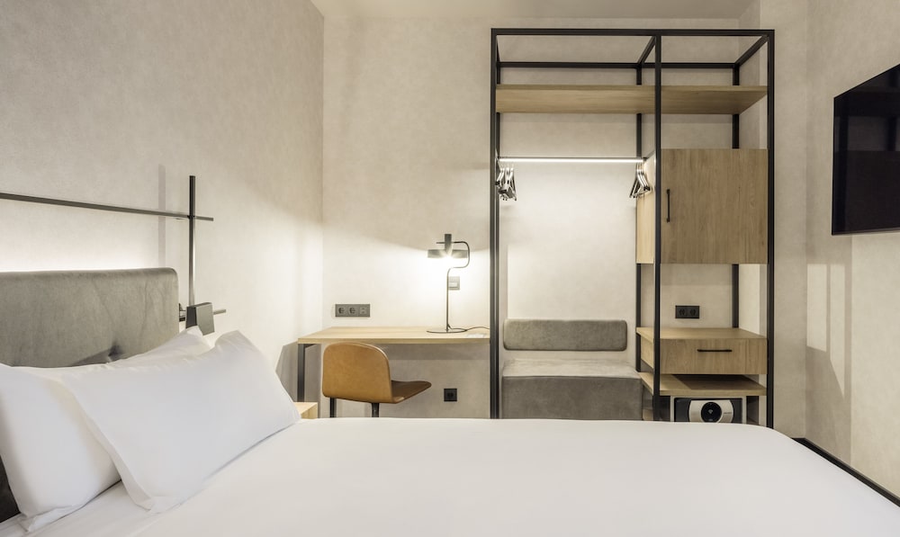 Habitación doble superior, 1 cama de matrimonio del hotel Ilunion San Mamés. Foto 3