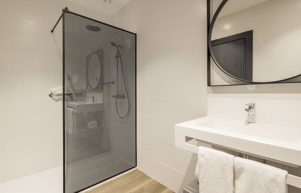 Habitación triple del hotel Ilunion San Mamés. Foto 5